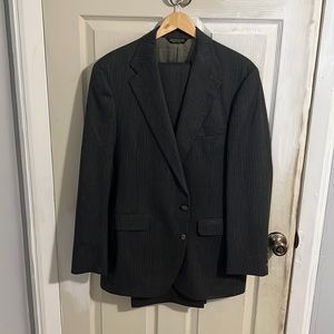 C&R Clothiers Men’s Suit